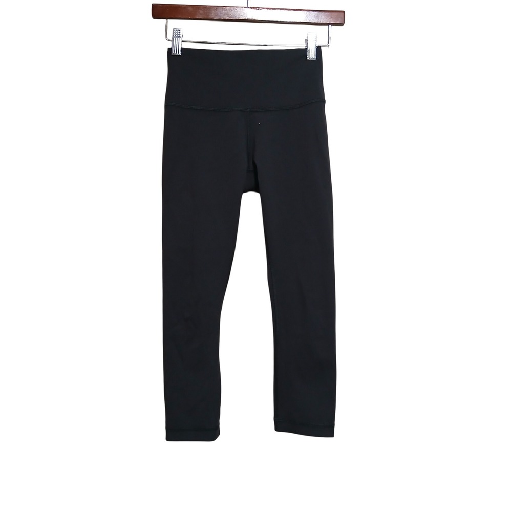 Lululemon Core Power Yoga Crop Leggings Black‎ Size 4 Athletic Pants
